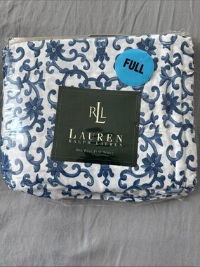NWT Vintage Lauren Ralph Lauren Blue and White Floral Scroll Full Flat Sheet